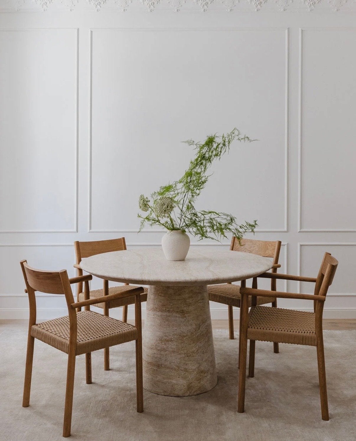 Sklum Noemi ronde eettafel Ø120 cm in travertin look, Huis en Inrichting, Tafels | Eettafels, Ophalen, Overige materialen, 100 tot 150 cm