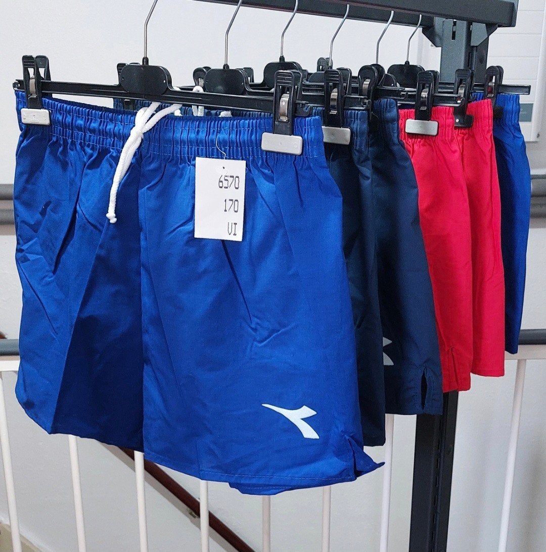 Partij verkopen! Diadora Shorts/
Zwembroeken 60 stuks €300, Overige kleuren, Overige maten, Ophalen of Verzenden, Zwemshort
