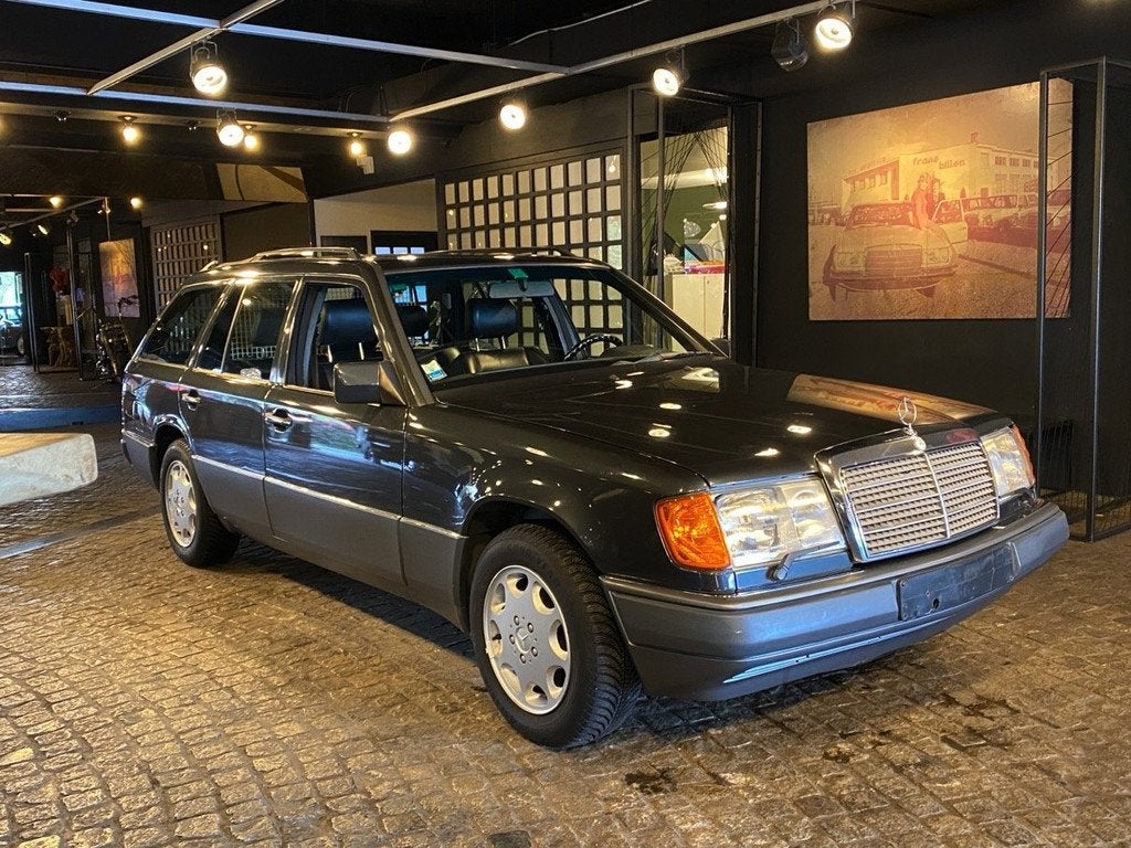 Mercedes-Benz 300-serie 300 S - W124 300TE (bj 1992), Auto's, Automaat, Metallic lak, 179 pk, Zwart