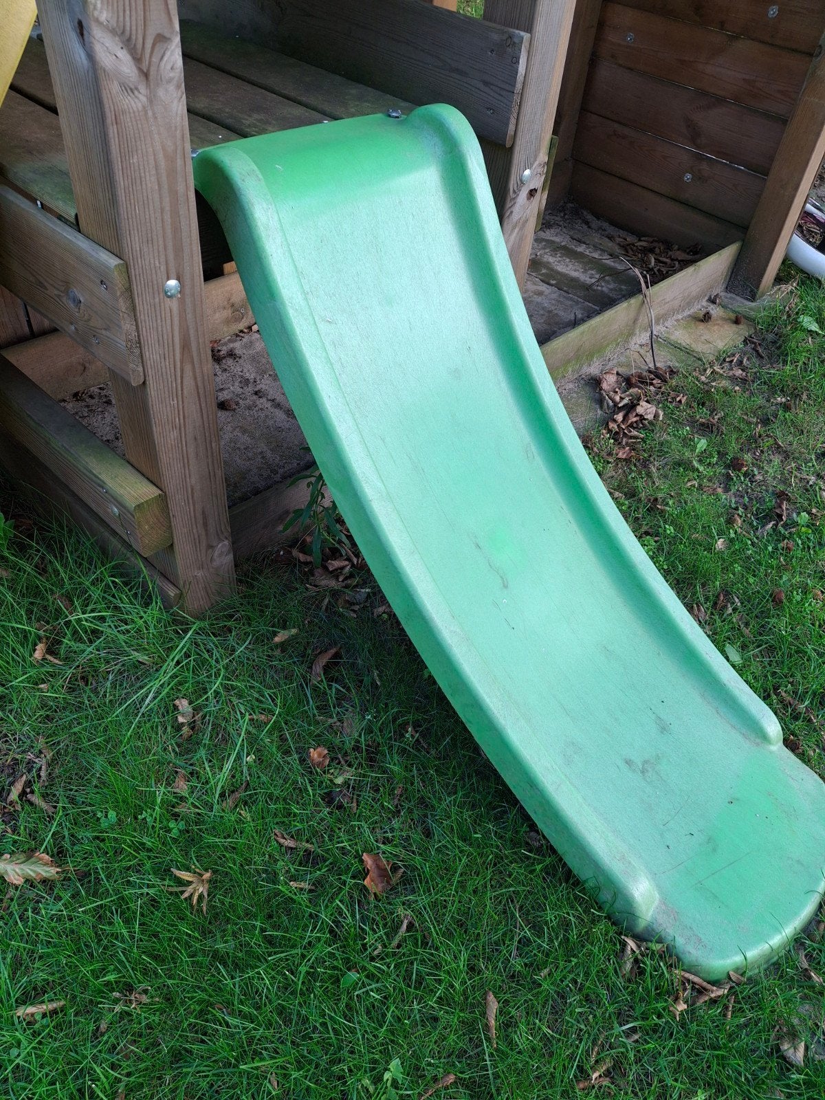 Groene glijbaan - gebruikt maar nog helemaal heel, Kinderen en Baby's, Speelgoed | Buiten | Speeltoestellen, Ophalen, Gebruikt