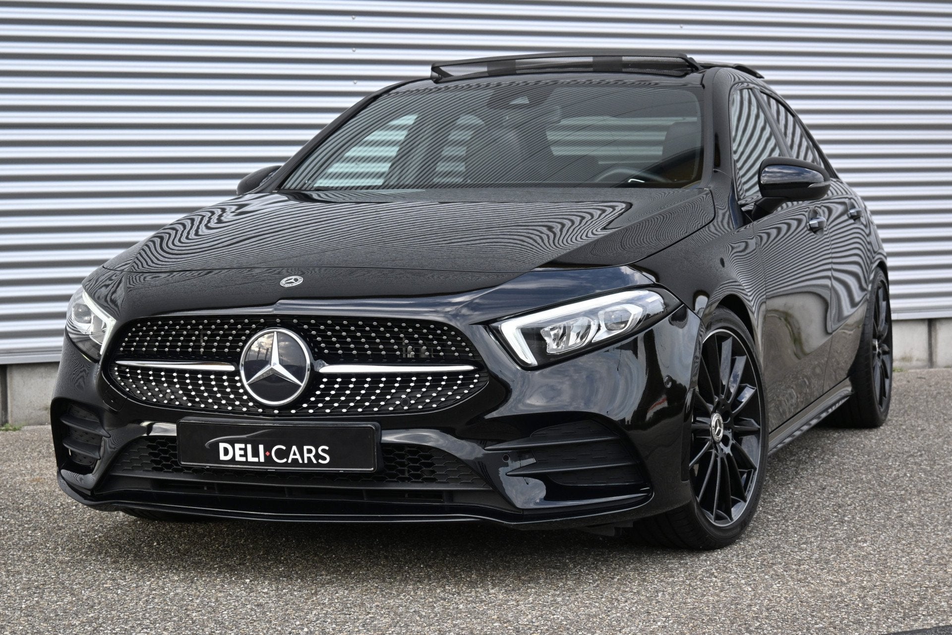 Mercedes-Benz A-Klasse 250 e AMG Night pakket | Burmester |, Dealer onderhouden, Gebruikt, 4 cilinders, Zwart