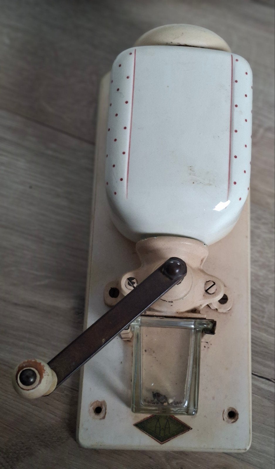 Antieke koffiemolen met gesmeed maalwerk, Antiek en Kunst, Ophalen of Verzenden