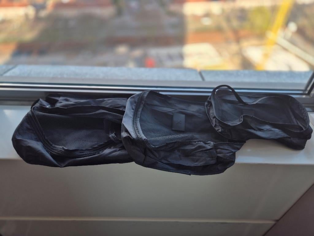Zwarte fietstassen | Black bicycle panniers, Ophalen of Verzenden, Zo goed als nieuw, Zwart, Sneakers of Gympen