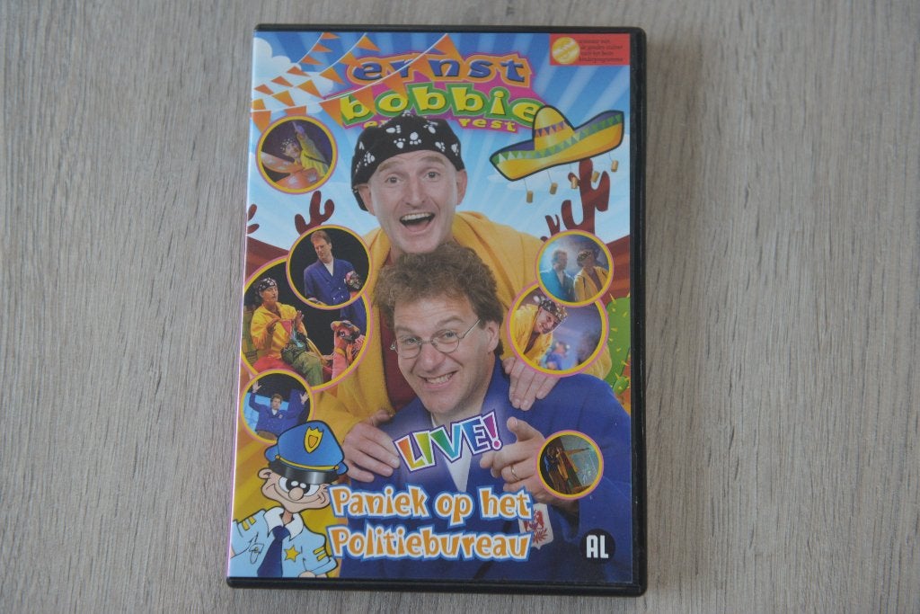 ERNST BOBBIE EN DE REST - PANIEK OP HET POLITIEBUREAU, Alle leeftijden, Verzenden, Zo goed als nieuw