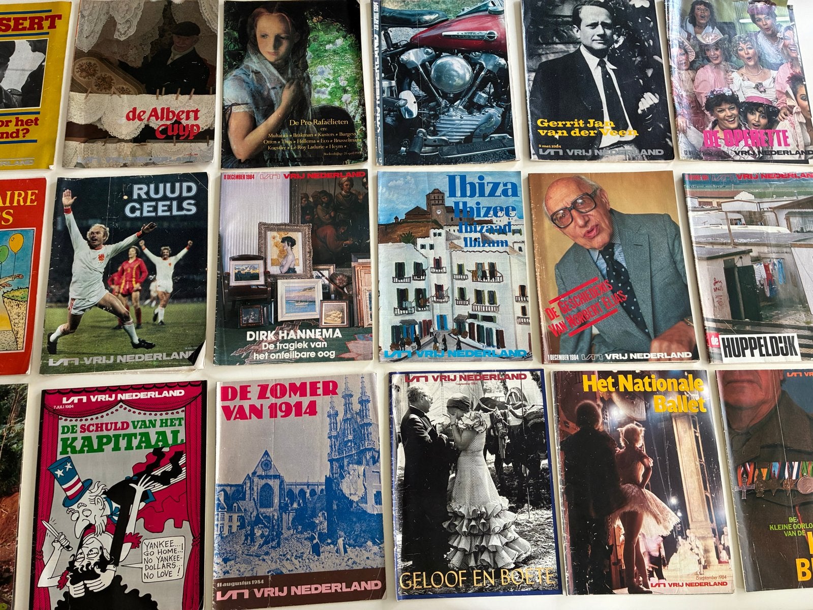 Vrij Nederland Kranten 1984 - 22 uitgaven, Ophalen of Verzenden, Gelezen, Overige typen