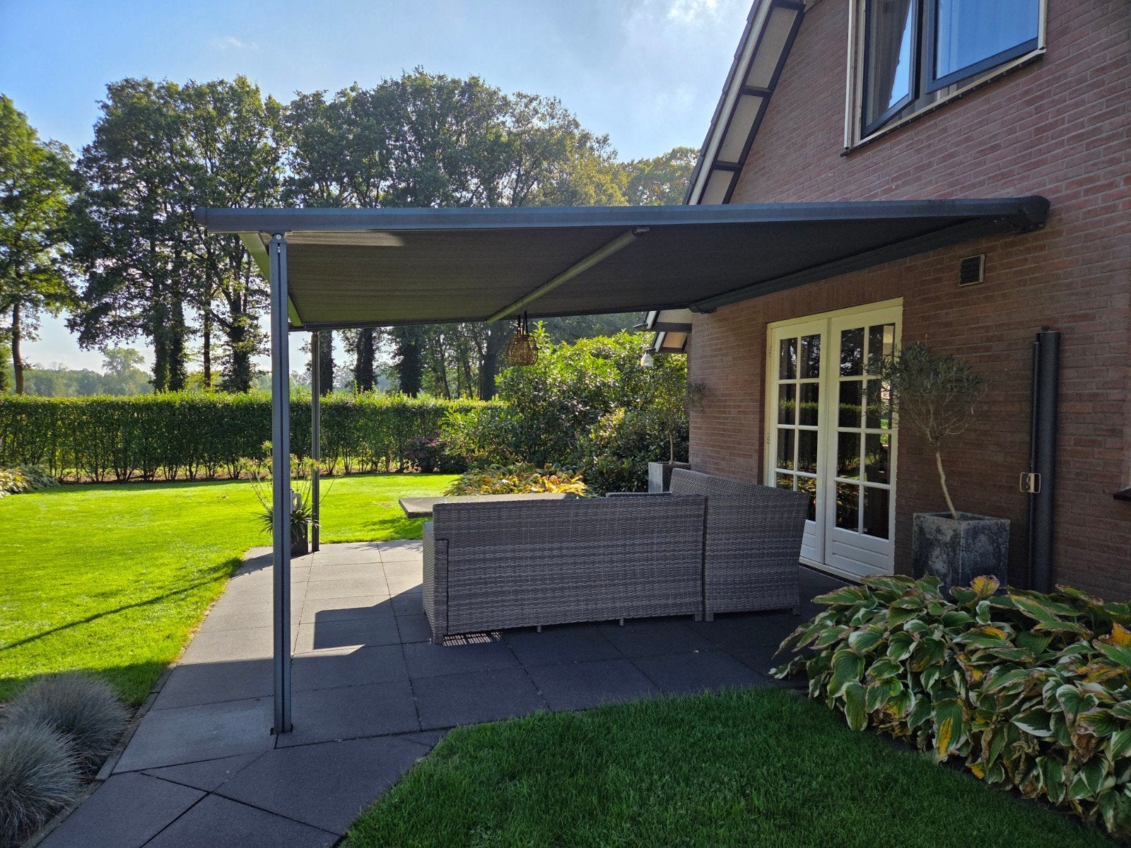 Foto 4 van te koop elektrische zonnescherm.