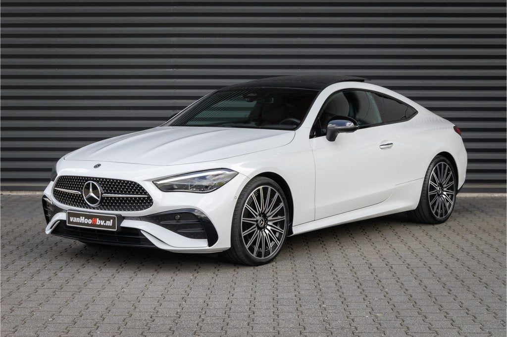 Mercedes-Benz CLE Coupé 200 AMG Line 20'' - Night - Burmest, Auto's, Mercedes-Benz, Automaat, 4 cilinders, 4 stoelen, Wit