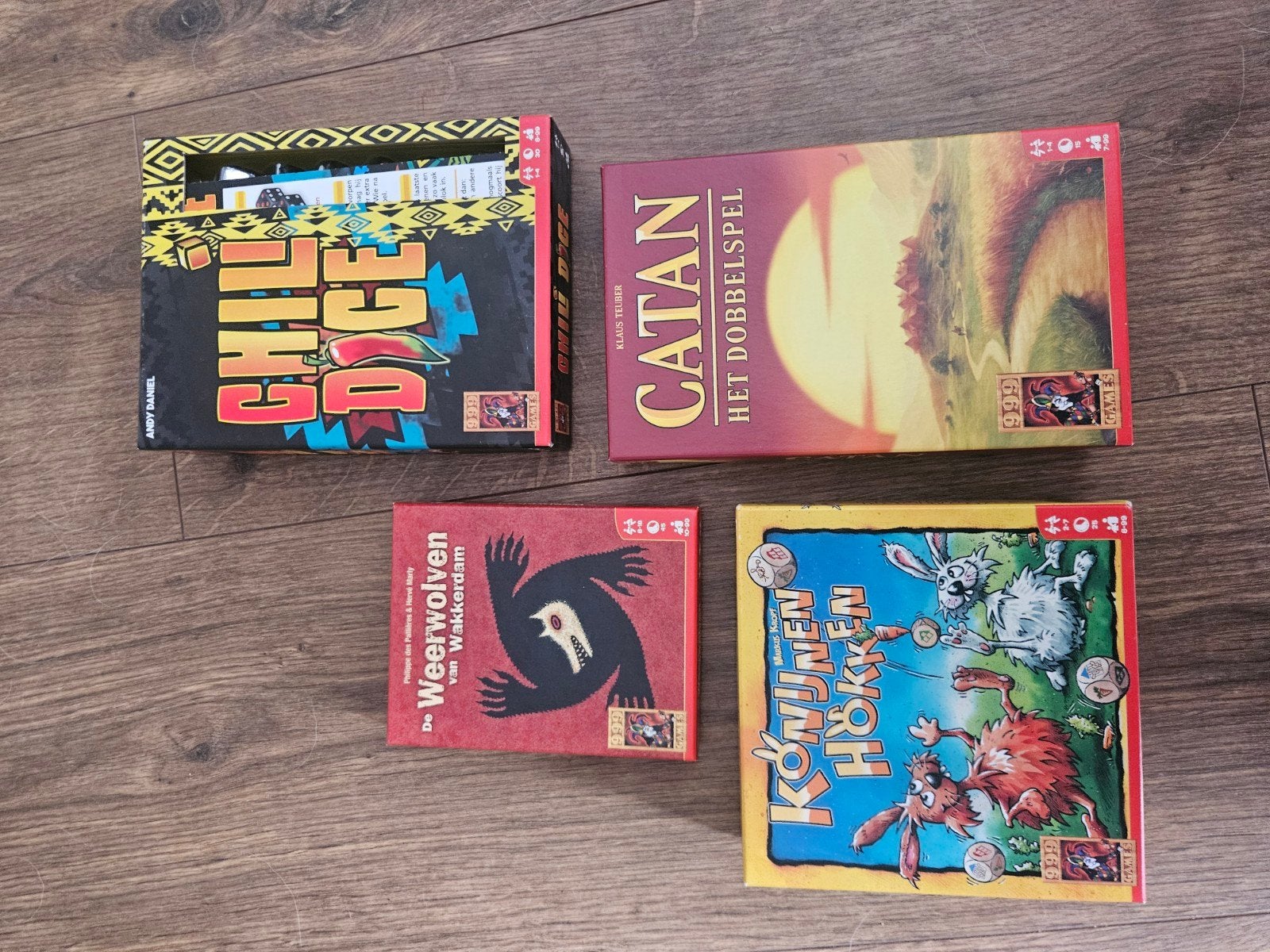 Bordspellen set: Weerwolven, Konijnen, Catan en Chili, Een of twee spelers, Ophalen of Verzenden, Gebruikt, 999 Games, White Goblin Games