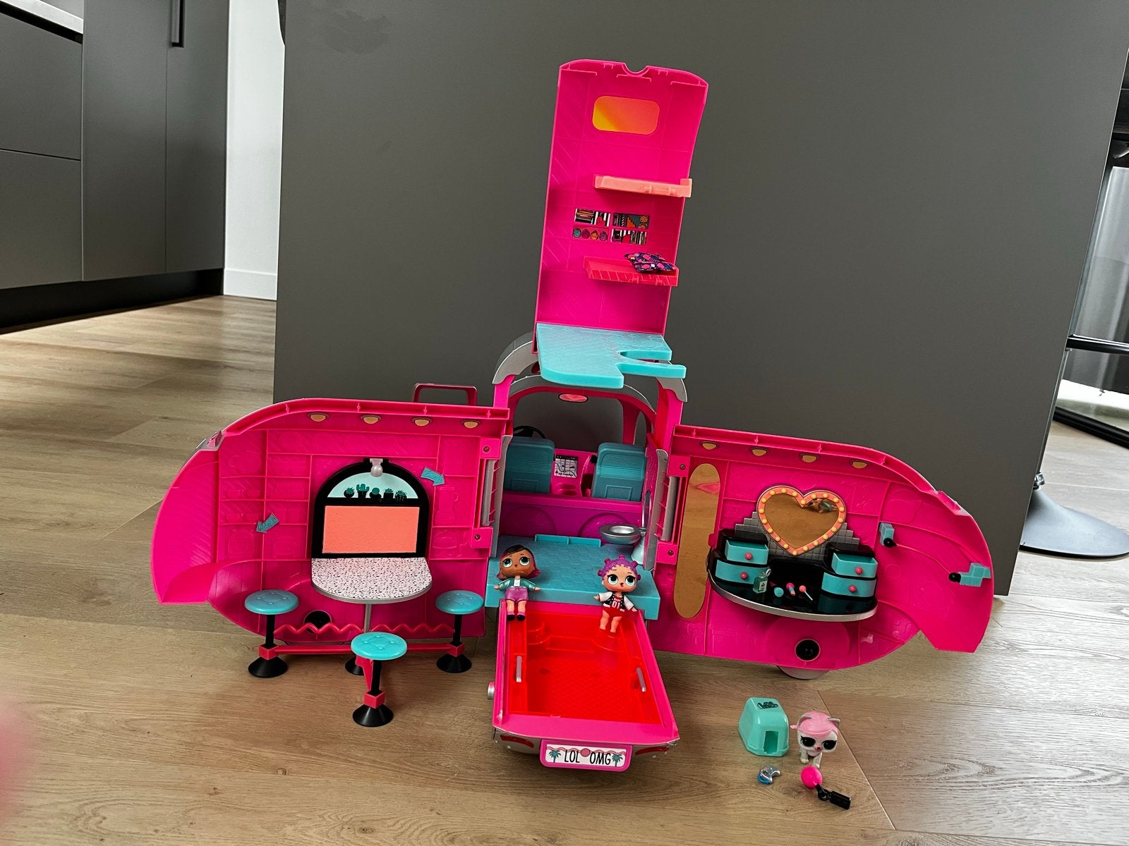 LOL surprise camper, Kinderen en Baby's, Speelgoed | Speelgoedvoertuigen, Ophalen, Gebruikt