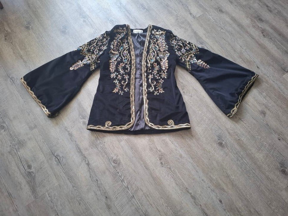 Zwart fluwelen jasje met borduursels - Barom, Barom, Ophalen of Verzenden, Zo goed als nieuw