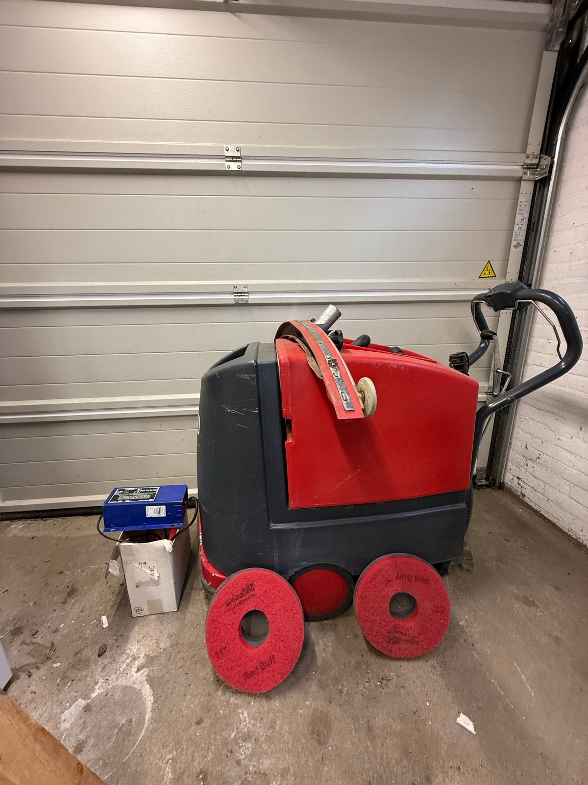Cleanfix RA 560/561 B Schrob-/Zuigmachine, Ophalen, Gebruikt, Schrobmachine