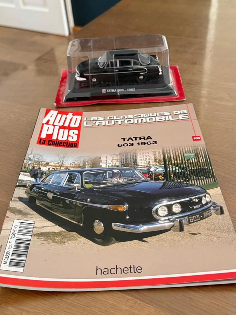 Tatra 603 - 1962 modelauto met Auto Plus magazine, Ophalen of Verzenden, Nieuw, Auto, Overige merken