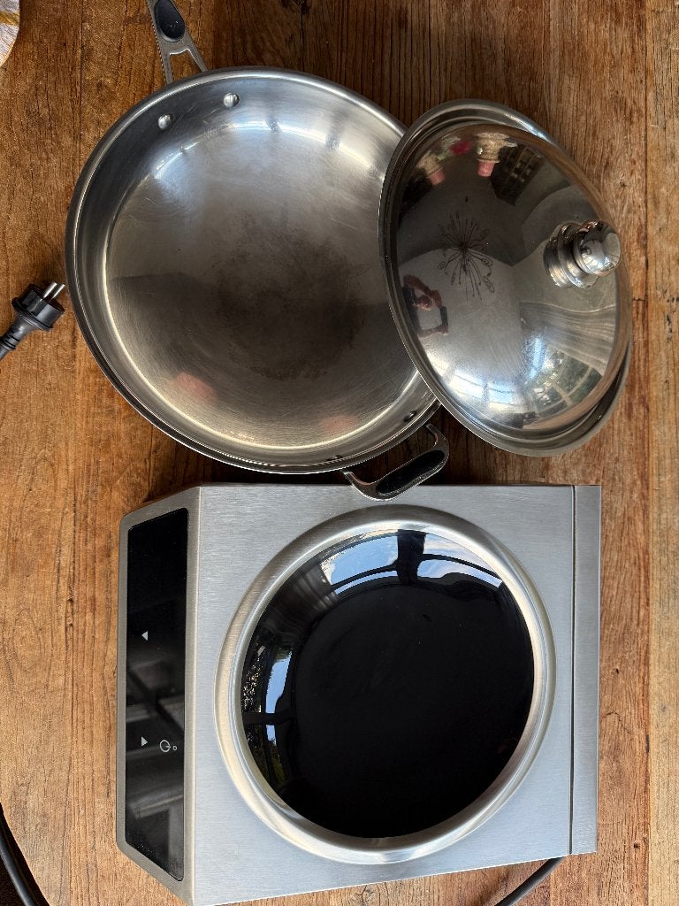 Hendi Inductie wok 3500 met wokpan en deksel,, 3 kookzones of minder, Ophalen of Verzenden, Zo goed als nieuw, Inductie