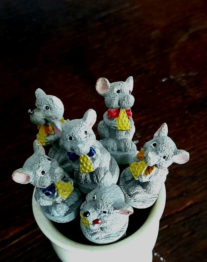 Set 6 nieuwe borrelprikker gedecoreerd met 'pedante' muisjes, Ophalen of Verzenden