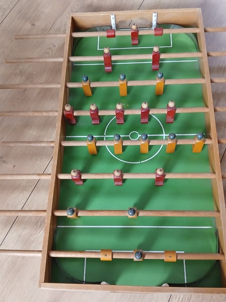 klassiek Homas tafelvoetbalspel uit de jaren 1950 of 1960,, Antiek en Kunst, Antiek | Speelgoed, Ophalen of Verzenden