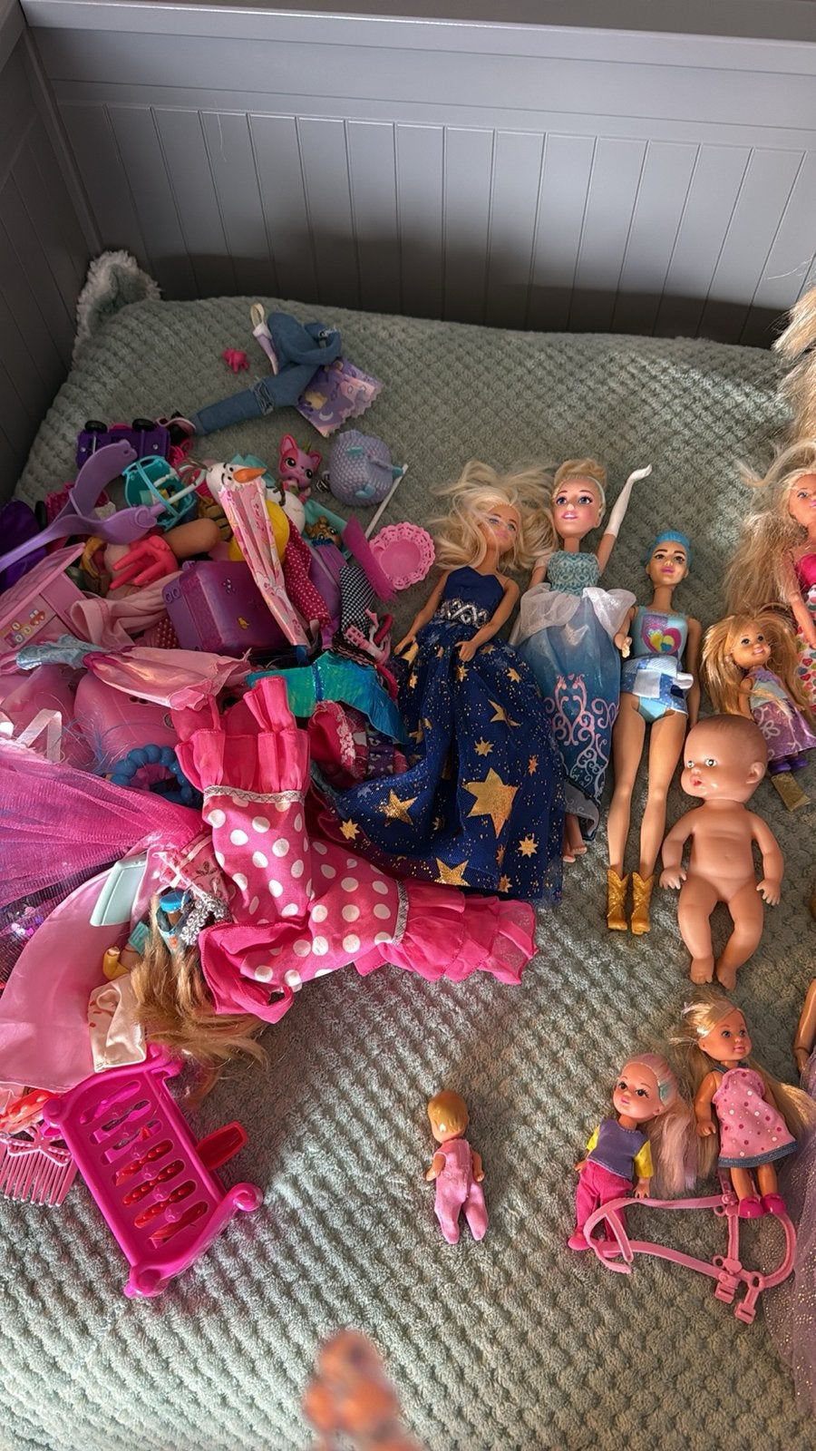 Foto 3 van Grote Barbie collectie met droomkast en accessoires