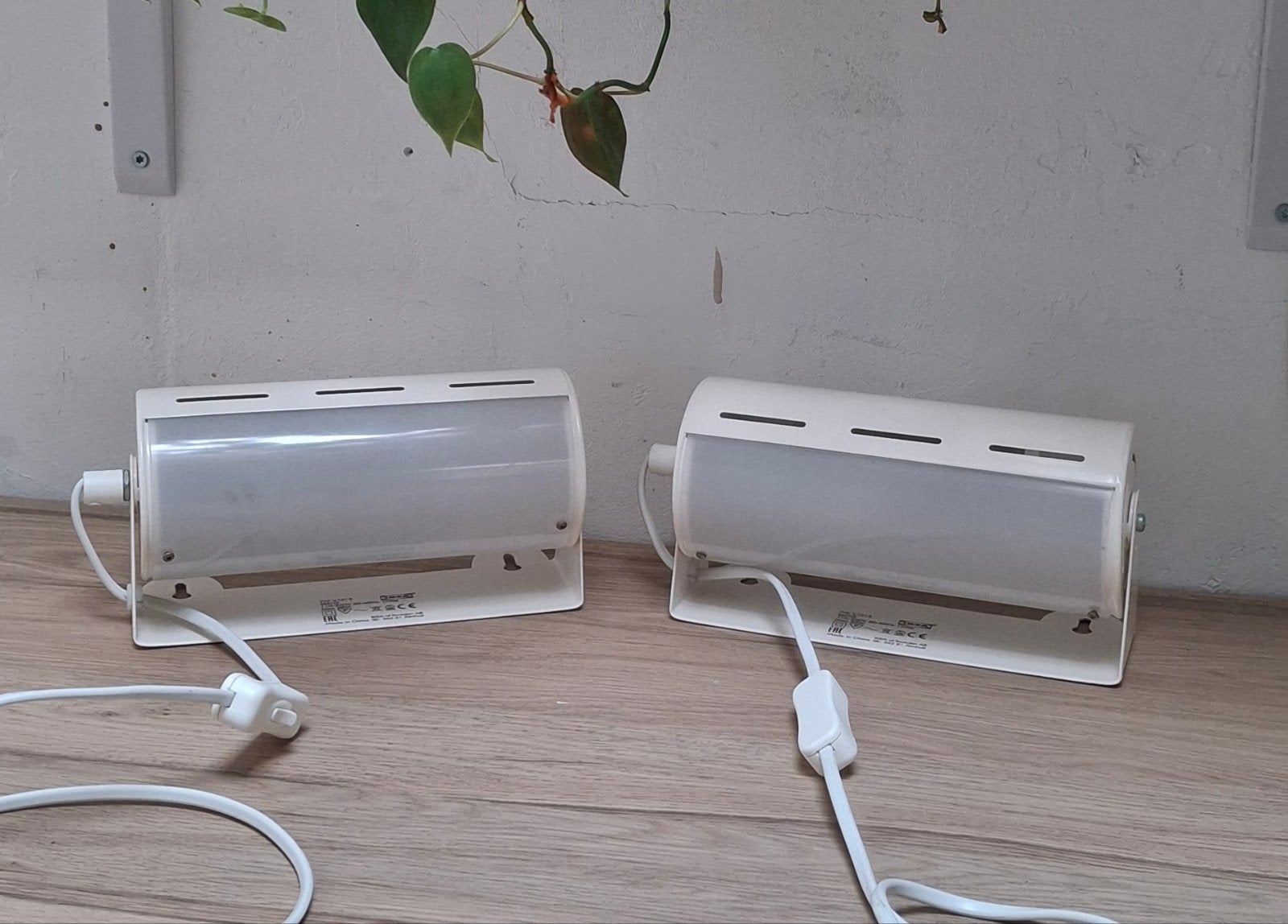 2 Witte vintage Ikea Smyg bedlampjes. V1013., Ophalen of Verzenden