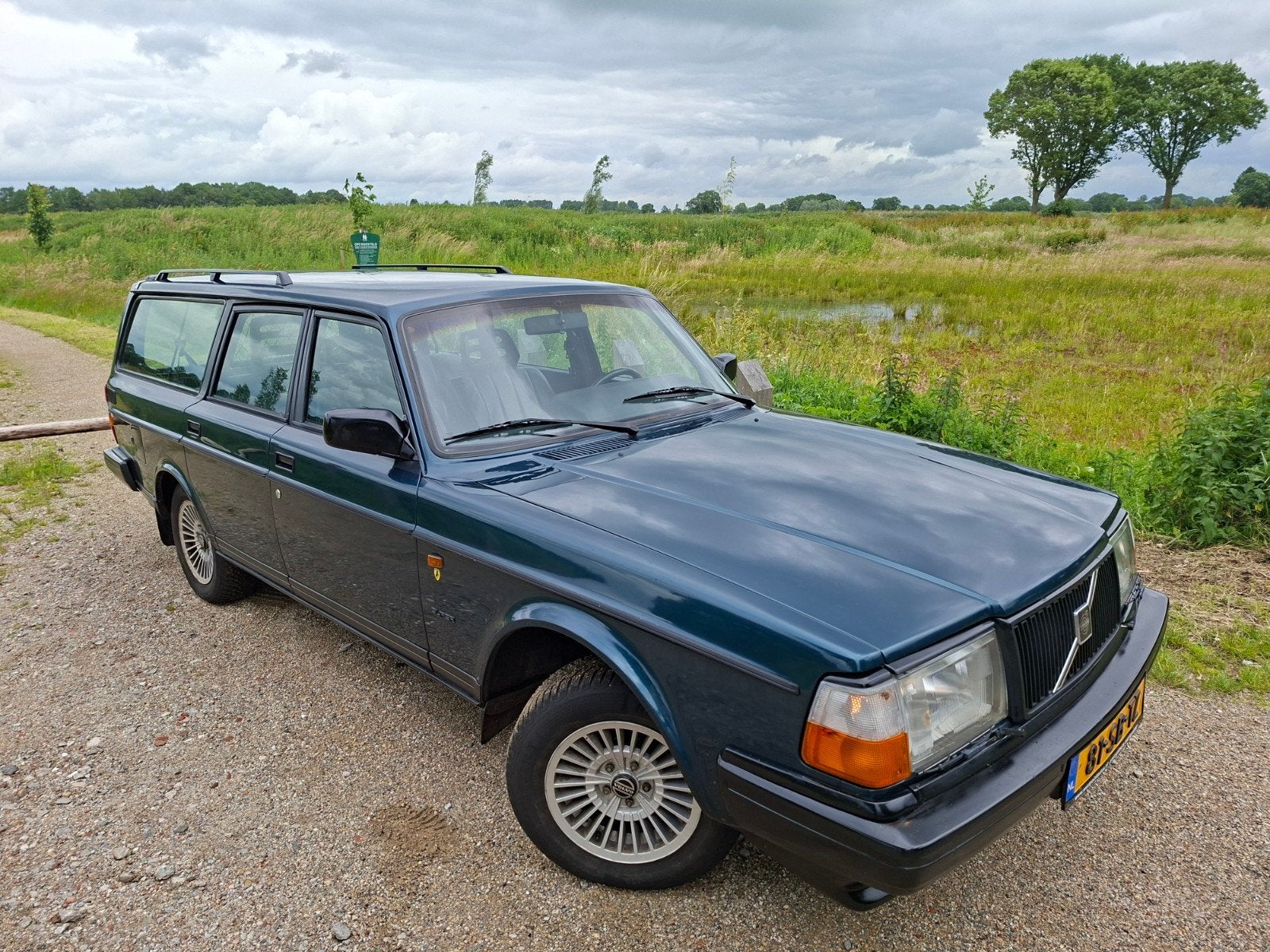 Volvo 240 SUPER POLAR : Airco, Leder, 4 x electrische ramen, 662 kg, Zwart, Leder, 1500 kg