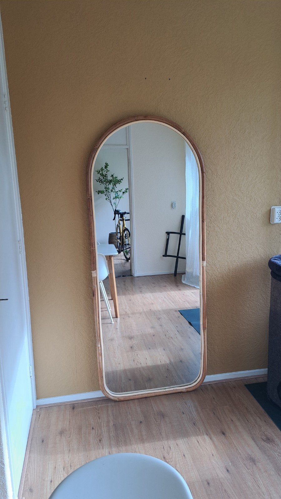 bamboe spiegel, Huis en Inrichting, Woonaccessoires | Spiegels, Ophalen, Zo goed als nieuw, Rechthoekig, Minder dan 100 cm