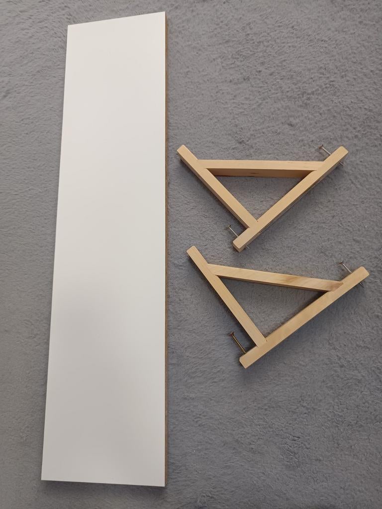 Ikea plank met 2 houten beugels wandplank, Huis en Inrichting, Woonaccessoires | Wandplanken en Boekenplanken, Ophalen of Verzenden