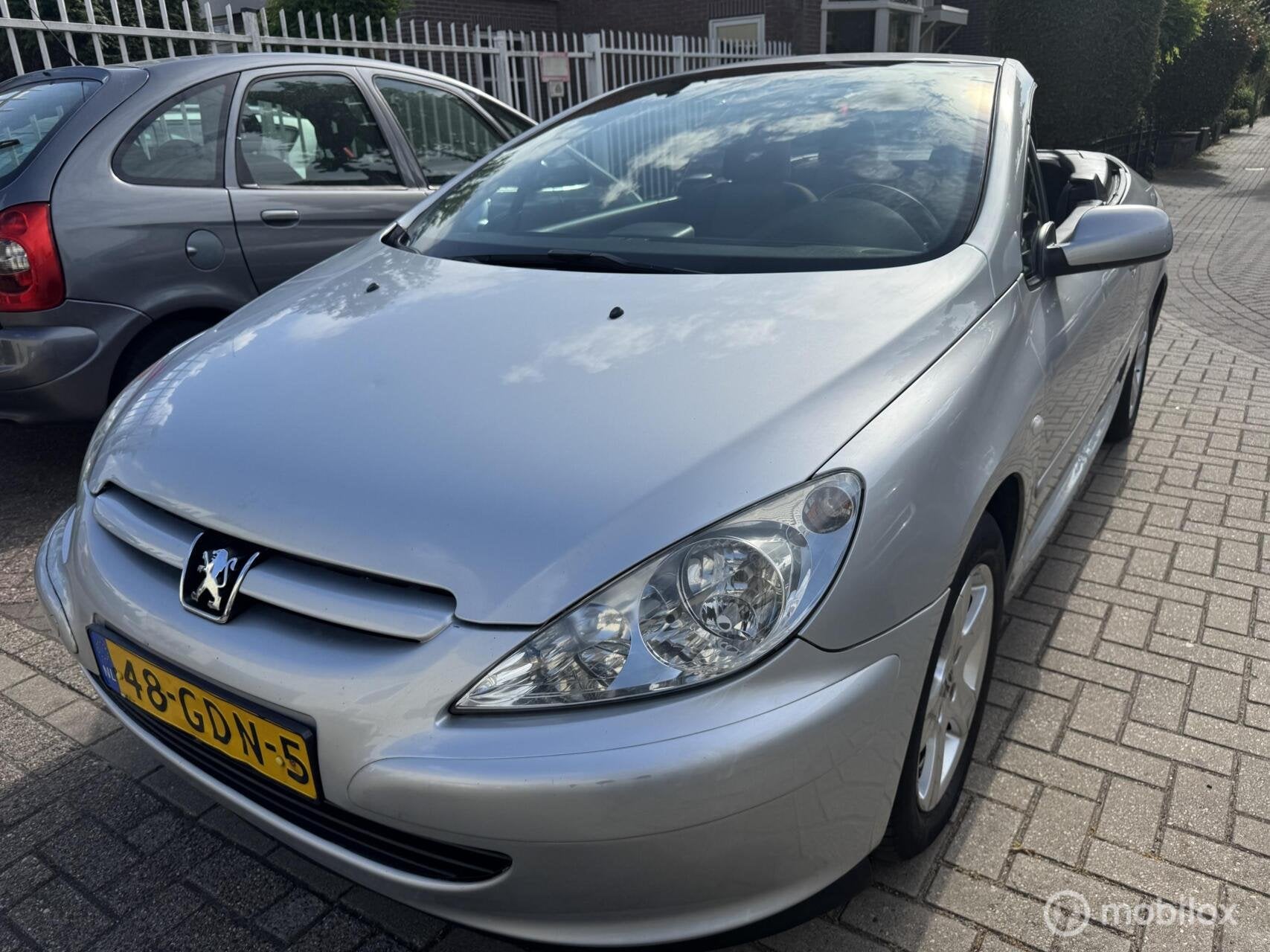 Peugeot 307 CC 1.6-16V, Gebruikt, 4 cilinders, Cabriolet, 4 stoelen