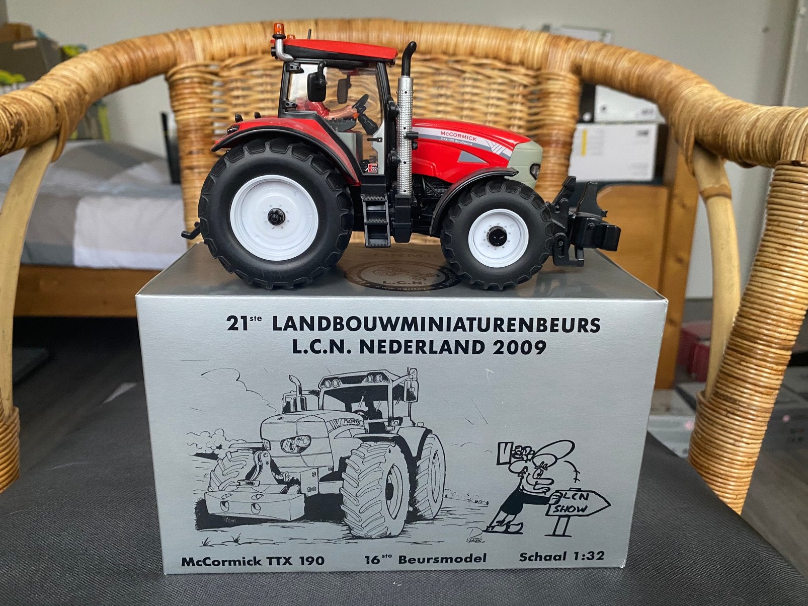 McCormick TTX 190 – LCN Beursmodel 2009 – Schaal 1:32, Ophalen of Verzenden, Nieuw, Auto, Overige merken