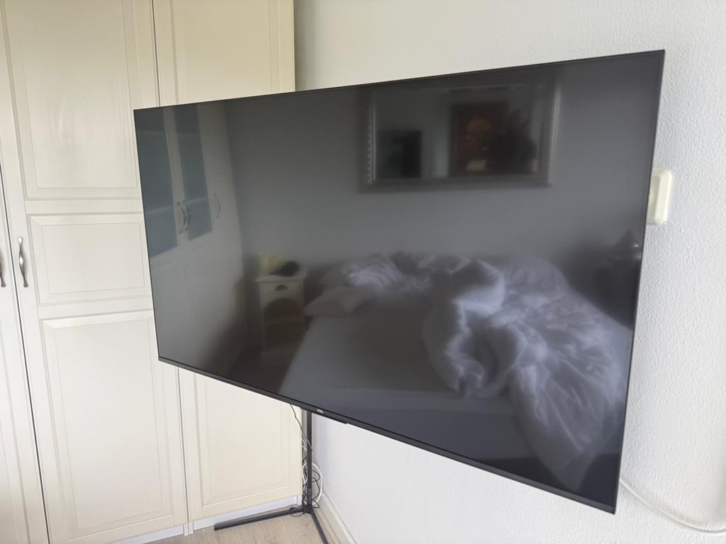 New TCL TV 122,5cm + Beugel., Ophalen, Zo goed als nieuw, 100 Hz, 100 cm of meer