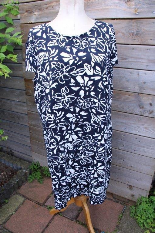 Jurk donkerblauw/ creme Betty Barclay mt 46 Vaste prijs, Kleding | Dames, Blauw, Maat 46/48 (XL) of groter, Betty Barclay, Ophalen of Verzenden