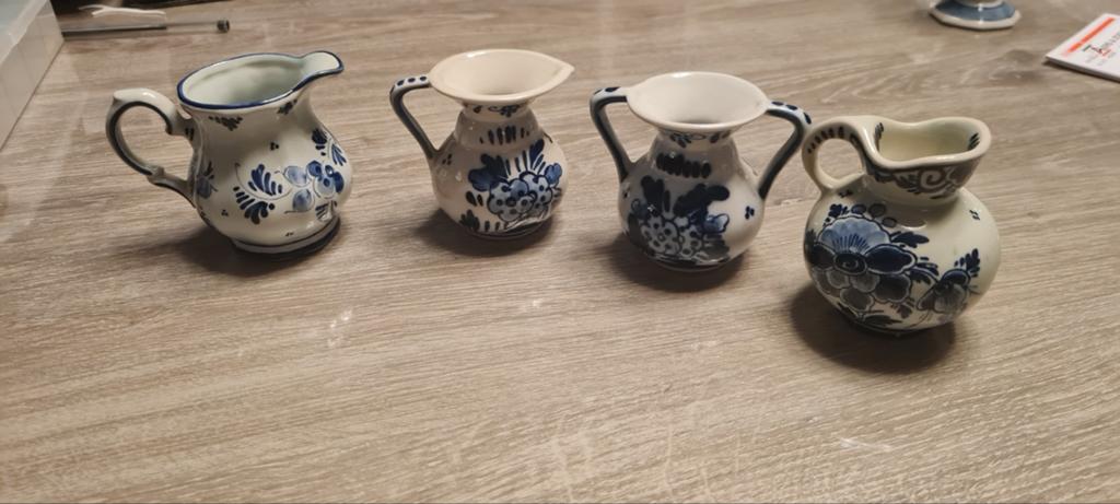 Set van 4 Delfts Blauwe Melkkannetjes - Handgeschilderd, Antiek en Kunst, Ophalen of Verzenden