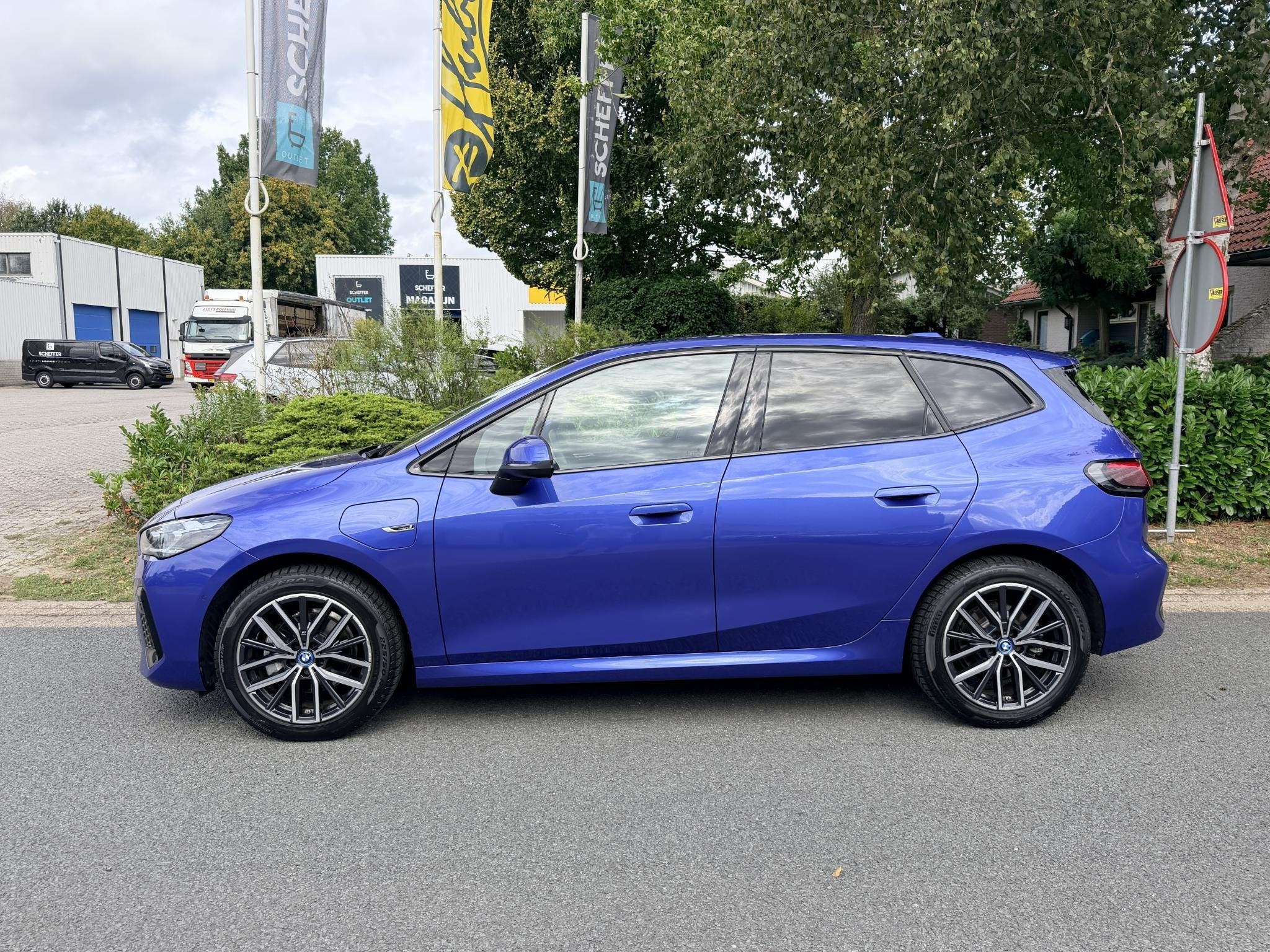 BMW 2-serie Active Tourer 225e xDrive 245PK M-Sport•Massag, Automaat, 1800 kg, Gebruikt, Euro 6