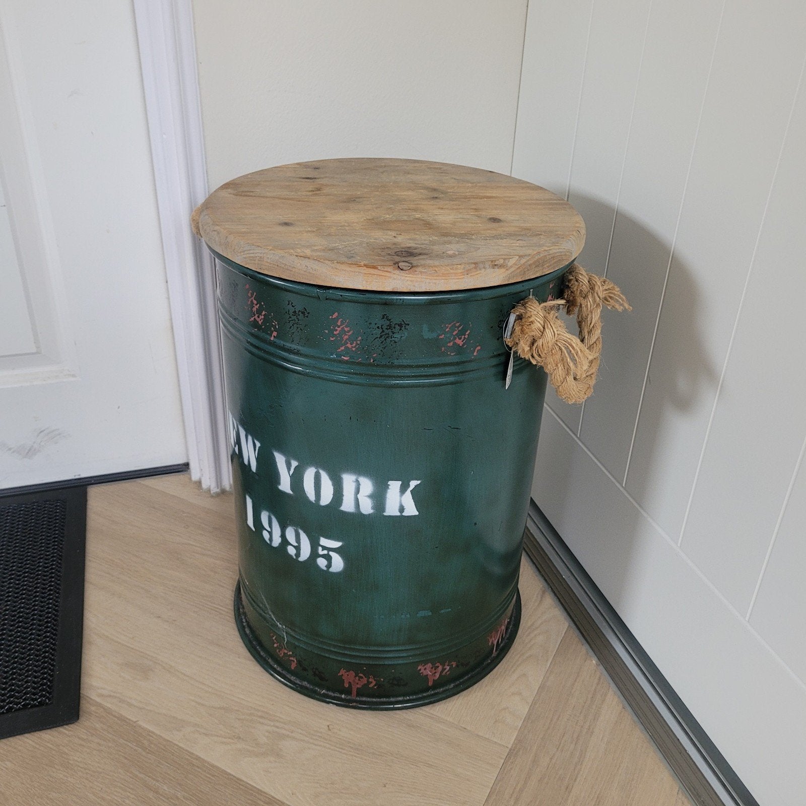 Decoratieve Ton/Opbergvat 'New York 1995' met Houten Deksel, Ophalen, Groen, Zo goed als nieuw, Metaal