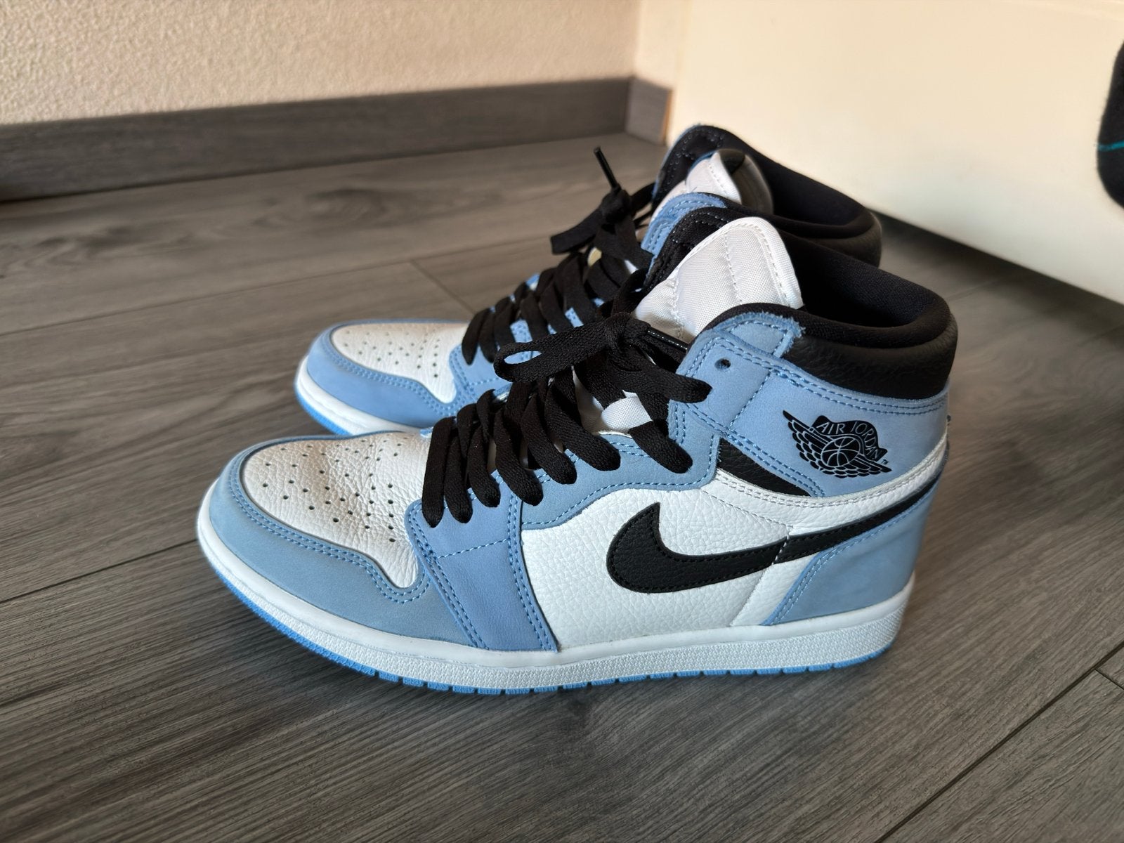 Jordan 1 Retro High OG University Blue - Maat 41, Kleding | Heren, Schoenen, Ophalen of Verzenden, Nieuw, Blauw, Sneakers of Gympen