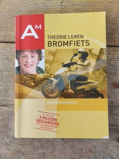 VekaBest Theorie Leren Bromfiets Verkeersregels, Ophalen of Verzenden, Zo goed als nieuw, Overige niveaus, Nederlands