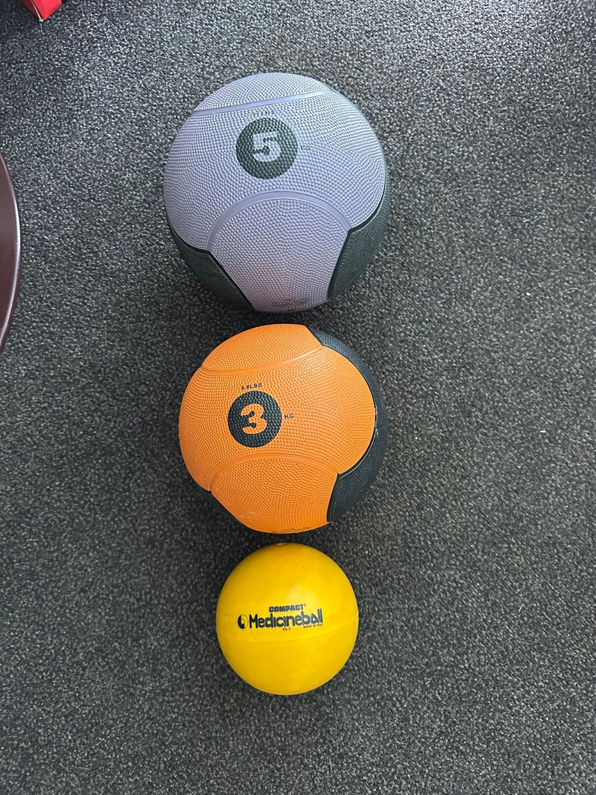 Set van 3 Medicijnballen (1kg, 3kg, 5kg), Ophalen, Zo goed als nieuw, Medicijnbal