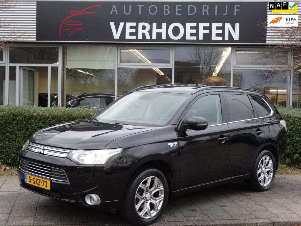 Mitsubishi Outlander 2.0 PHEV Instyle+ -LEES TEKST - PANORAM, Zwart, 4 cilinders, Zwart, Vierwielaandrijving