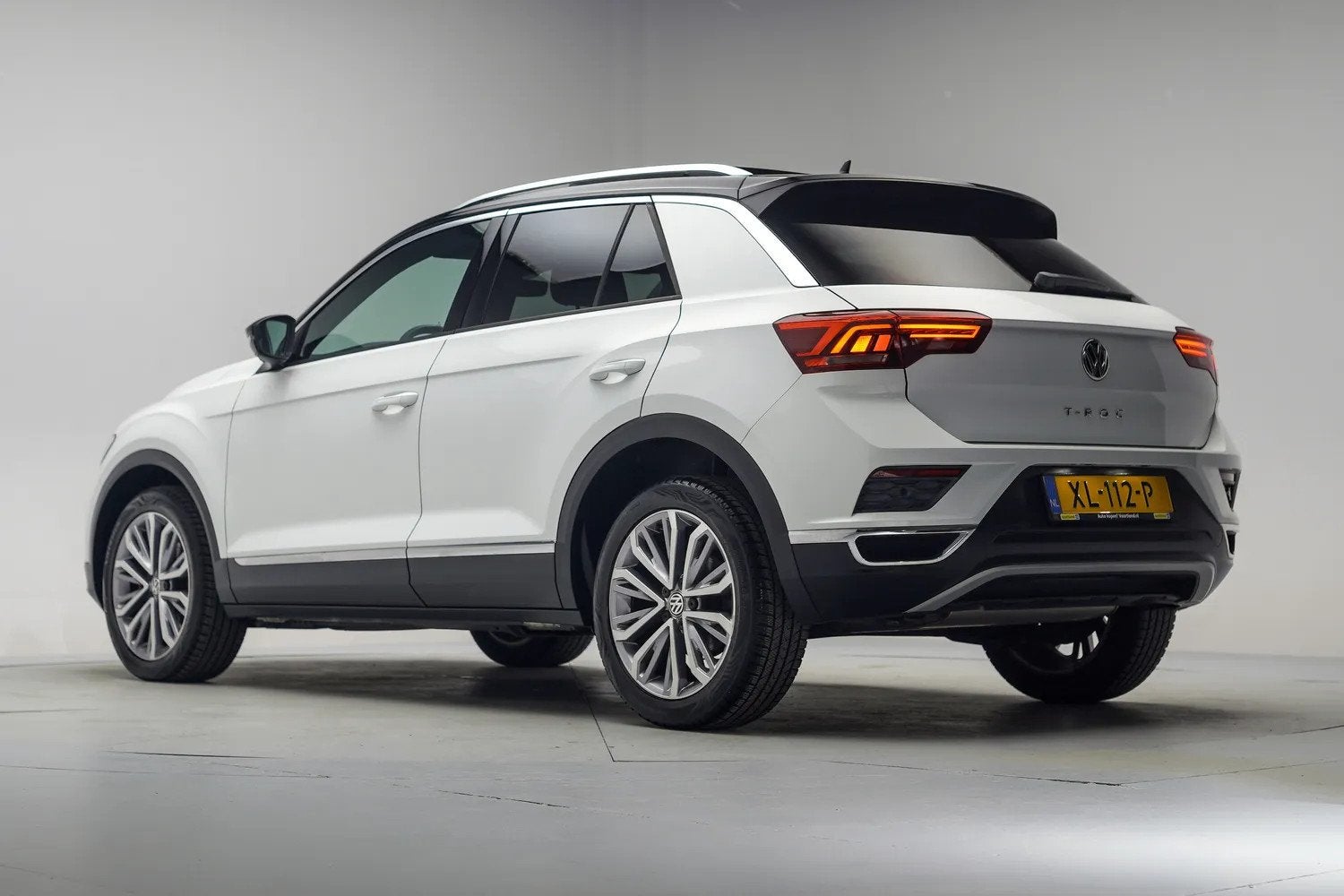 Volkswagen T-Roc 1.5 TSI 150pk Sport Executive [ Panorama LE, Auto's, Automatische klimaatregeling, 4 cilinders, 150 pk, Wit