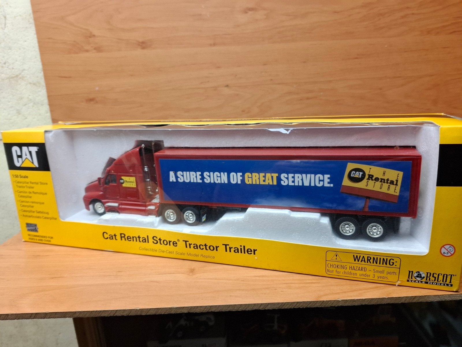 caterpillar vrachtwagen, Hobby en Vrije tijd, Modelauto's | 1:50, Ophalen of Verzenden, Zo goed als nieuw, Bus of Vrachtwagen