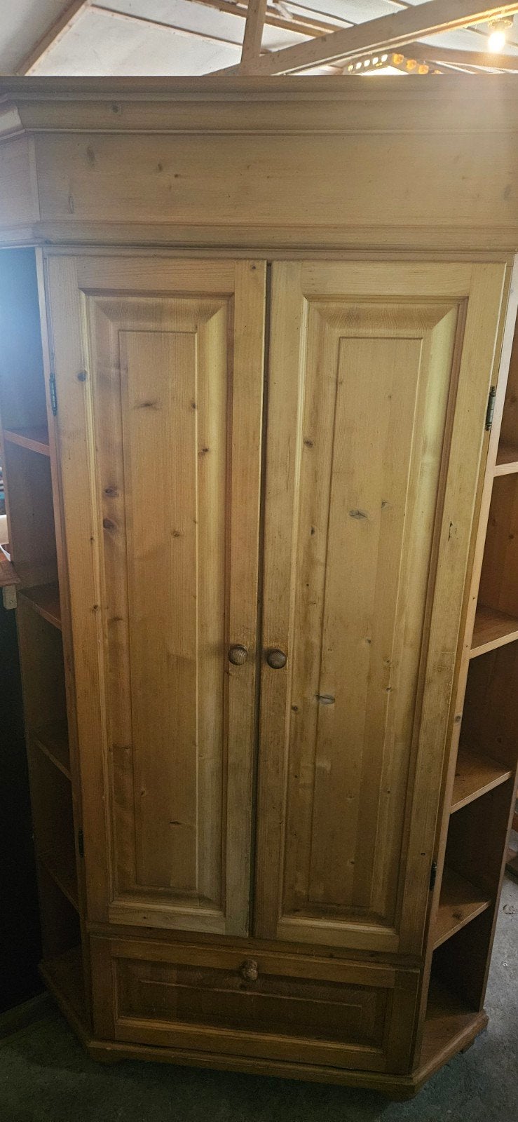 Massief houten hoekkast met planken en lade, Ophalen, Gebruikt, 100 tot 150 cm, Klassiek, Landelijk