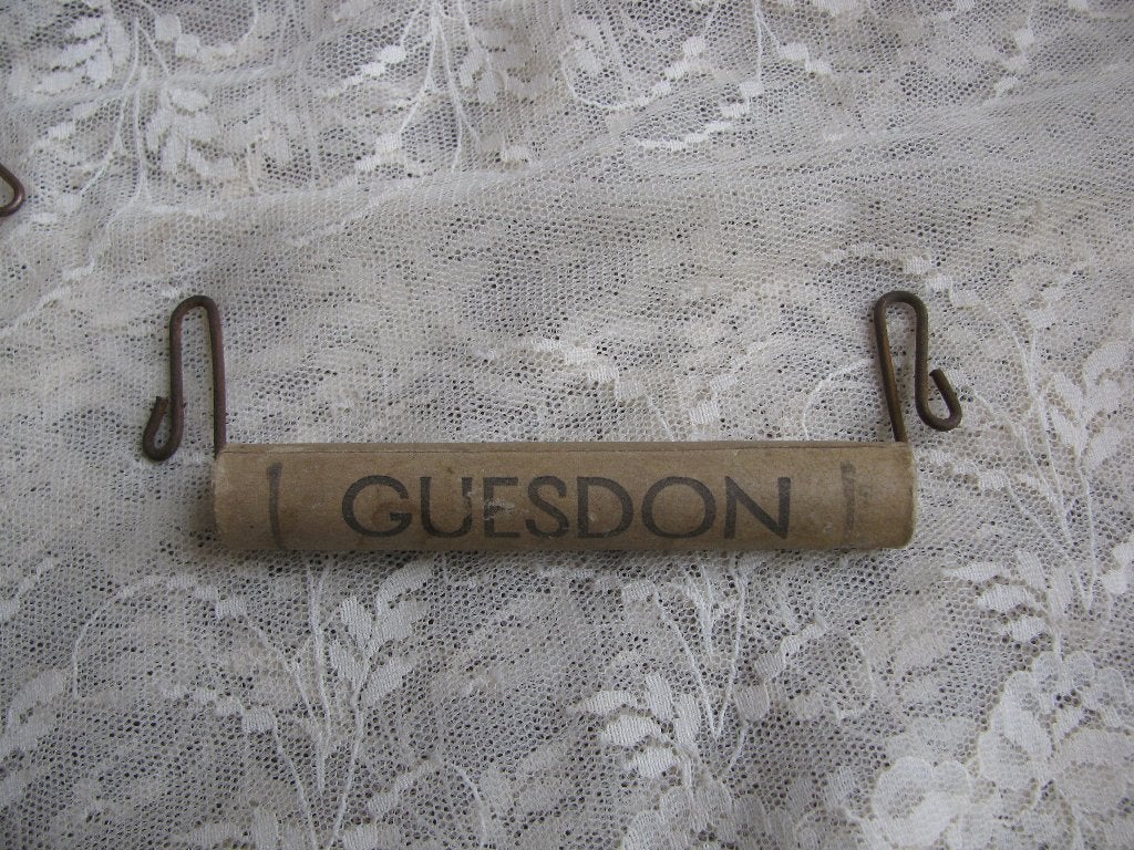 Antieke Franse Pakjes Drager / Houder voor een Tas - Guesdon, Verzenden