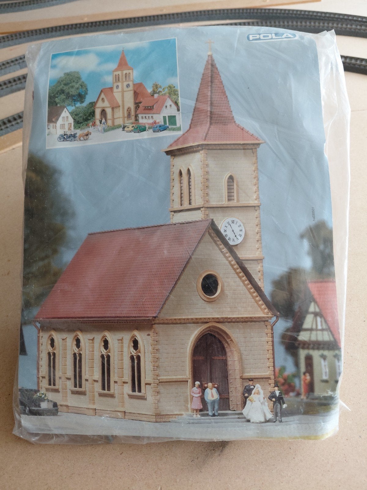 Pola HO Bouwpakketten: Kerk, Huisjes & Boompjes, Hobby en Vrije tijd, Modeltreinen | H0, Ophalen of Verzenden, Gebruikt, Brug, Tunnel of Gebouw