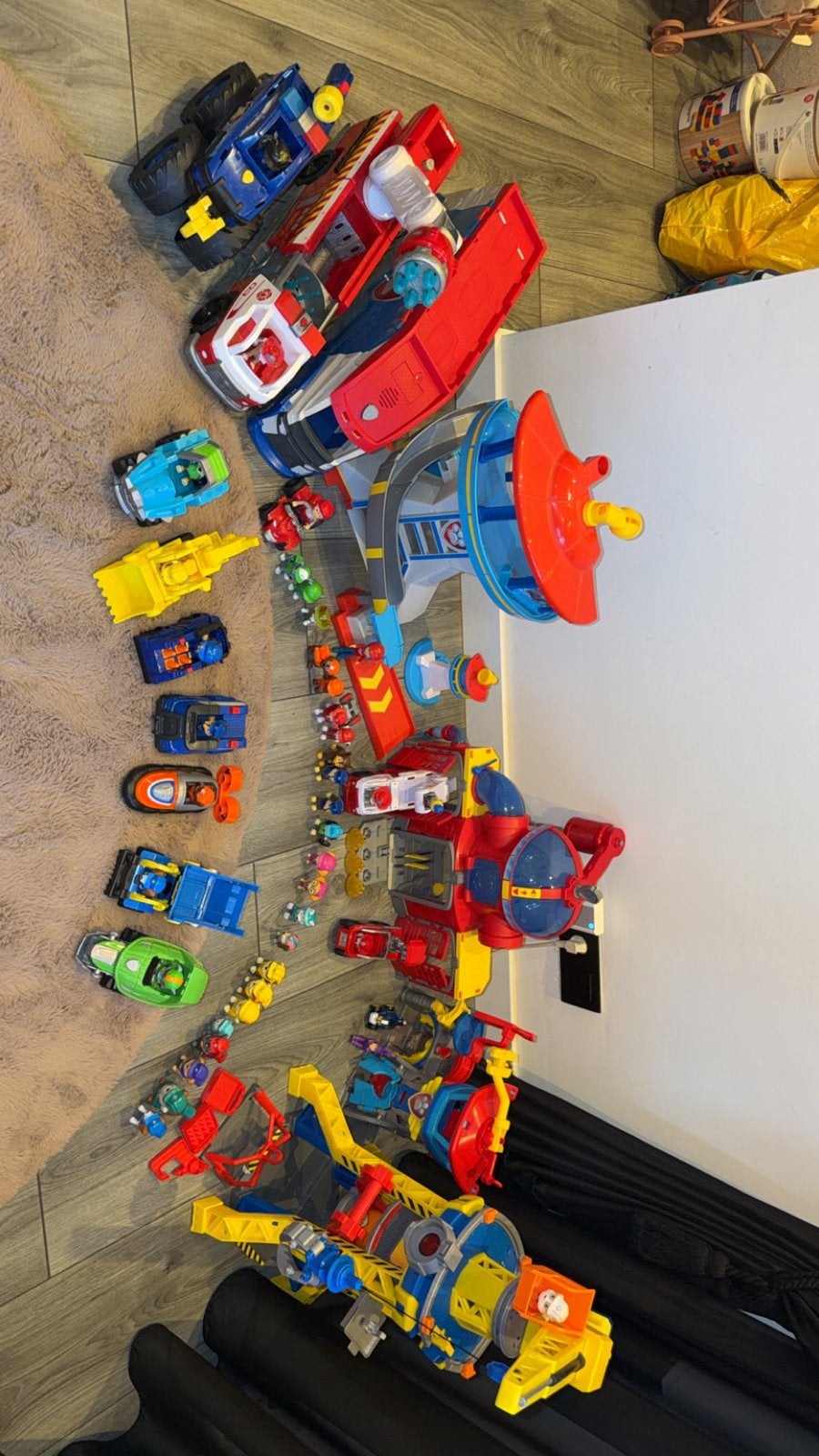 Grote Paw Patrol collectie met diverse voertuigen en torens, Ophalen, Gebruikt
