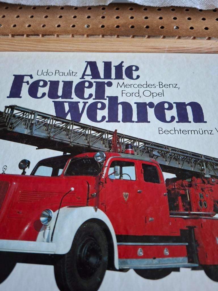 Brandweer boek mooi, Ophalen of Verzenden, Opel