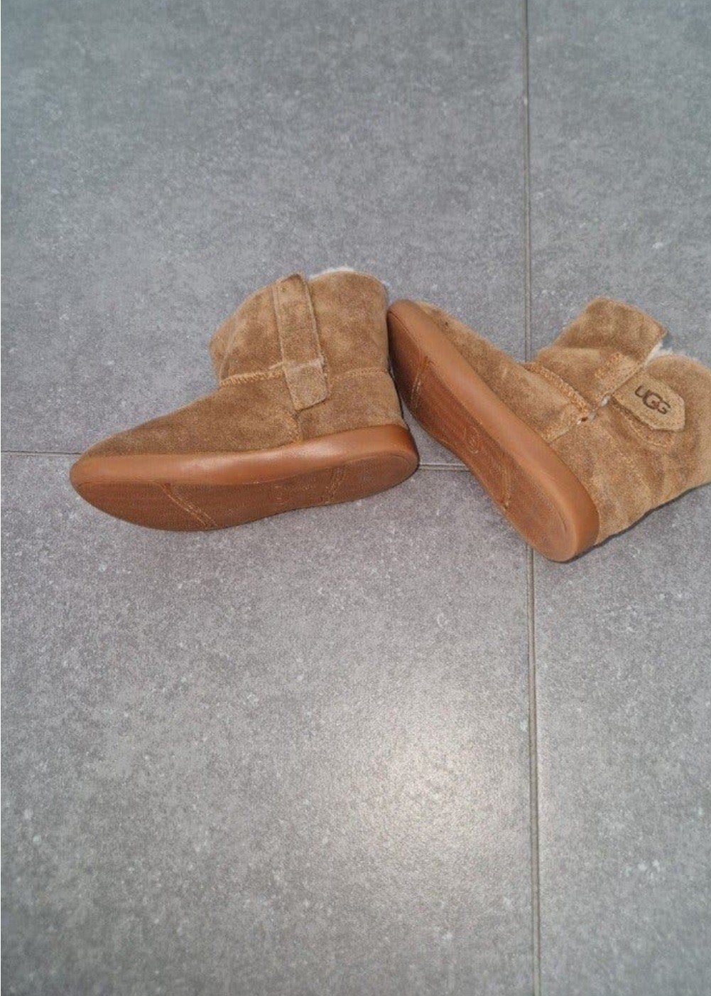 kinderen UGG.mat.26 €7,50, Ophalen of Verzenden, Jongetje of Meisje, Laarsjes