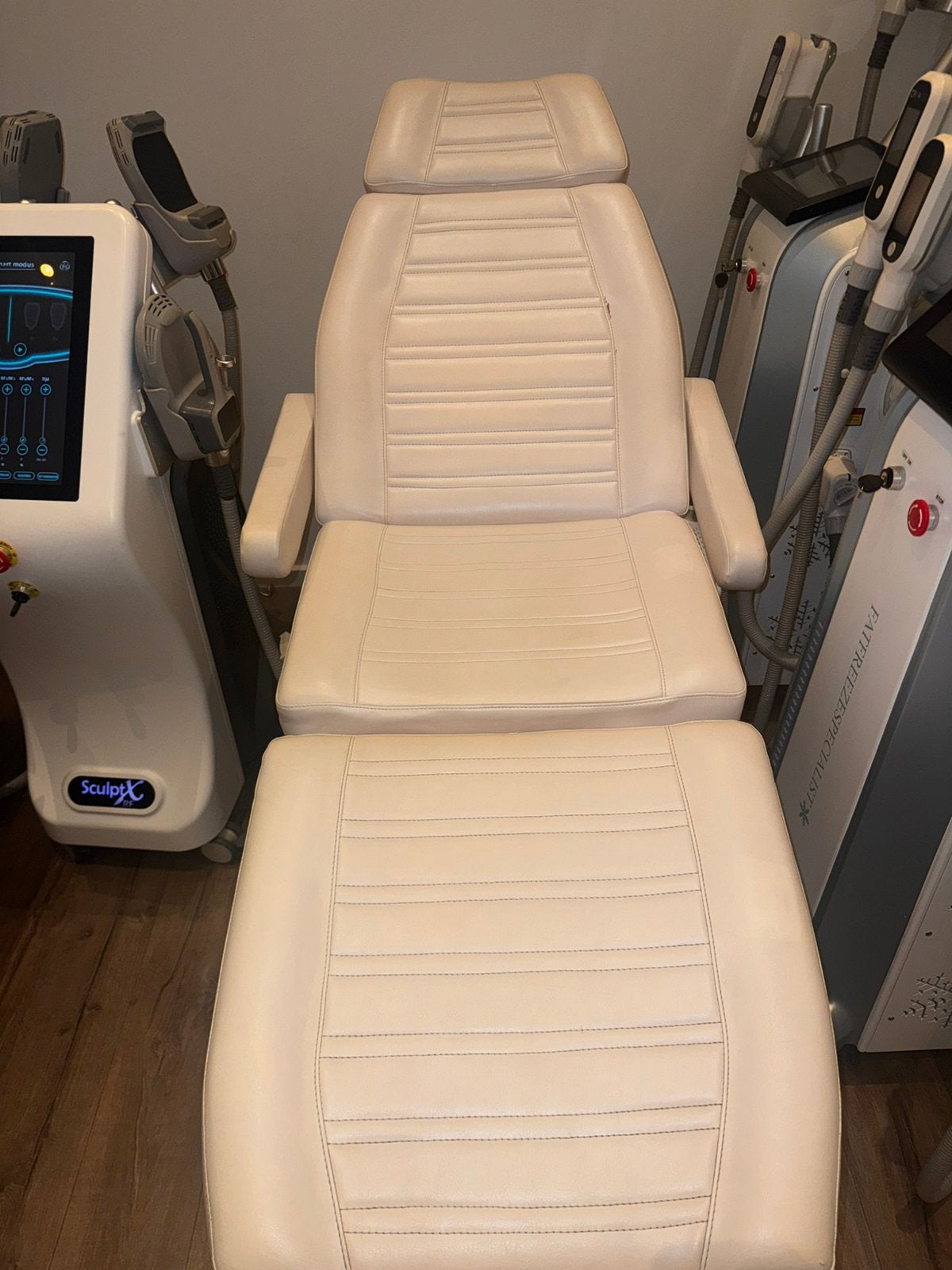 Electrische behandelstoel ophalen in Amsterdam, Ophalen of Verzenden, Zo goed als nieuw, Massagetafel