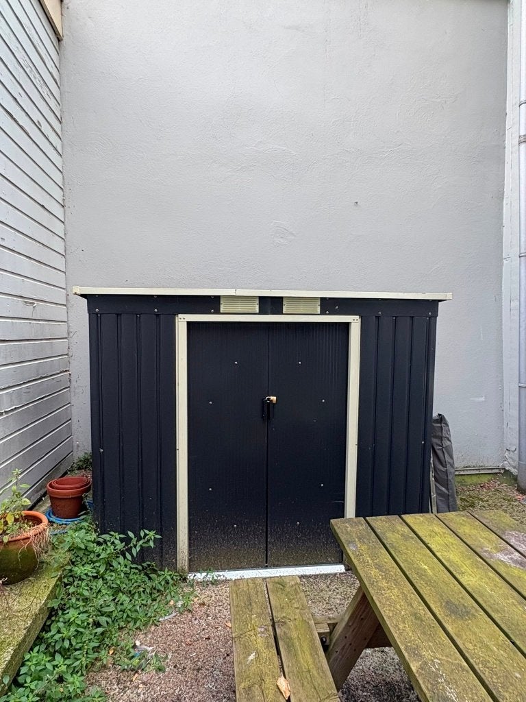 Tuinhuis/schuur, Gebruikt, Schuur, Minder dan 200 cm, Zonder ramen