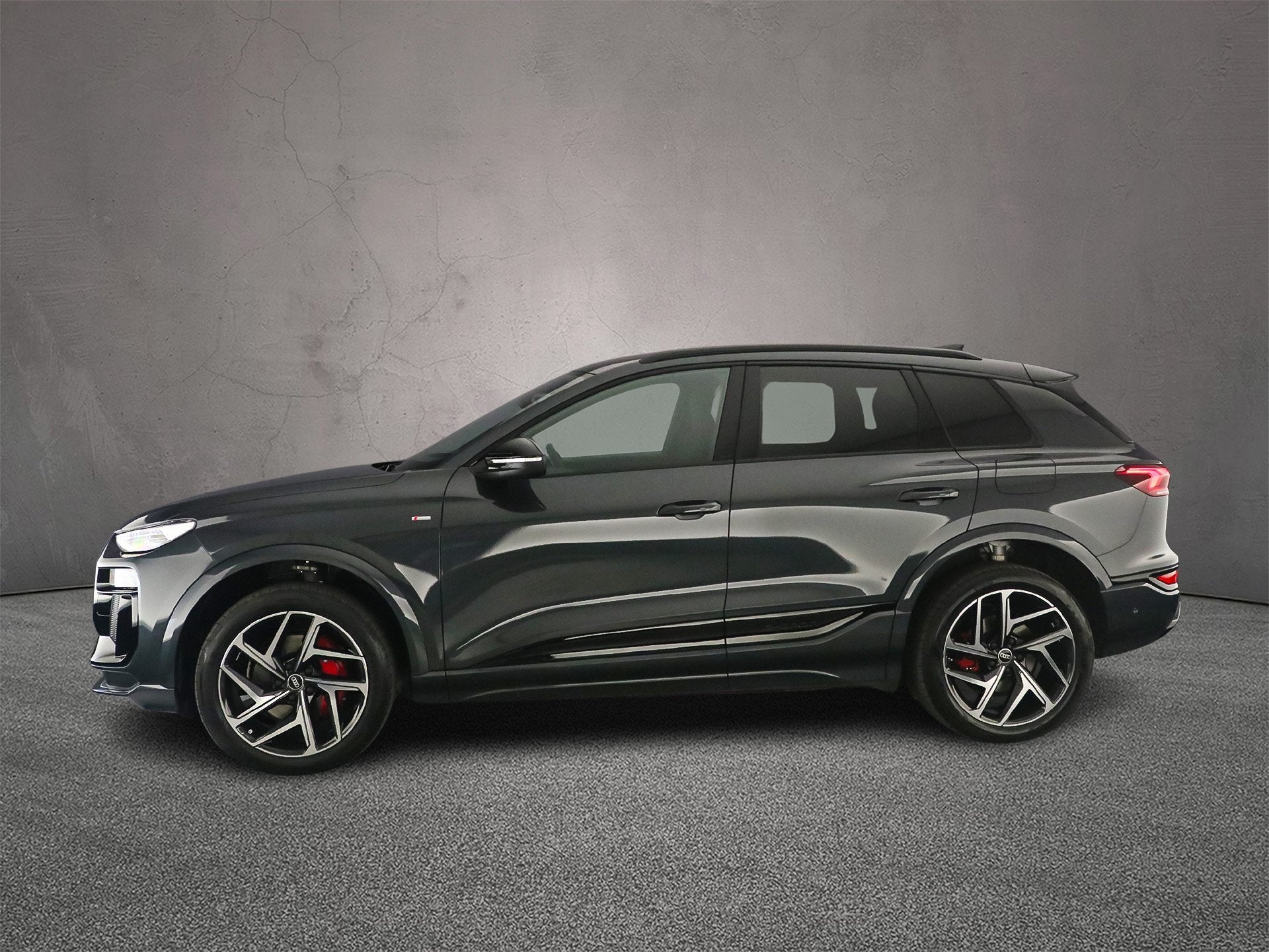 Audi Q6 e-tron, Auto's, Automaat, SUV of Terreinwagen, Zilver of Grijs, 615 min