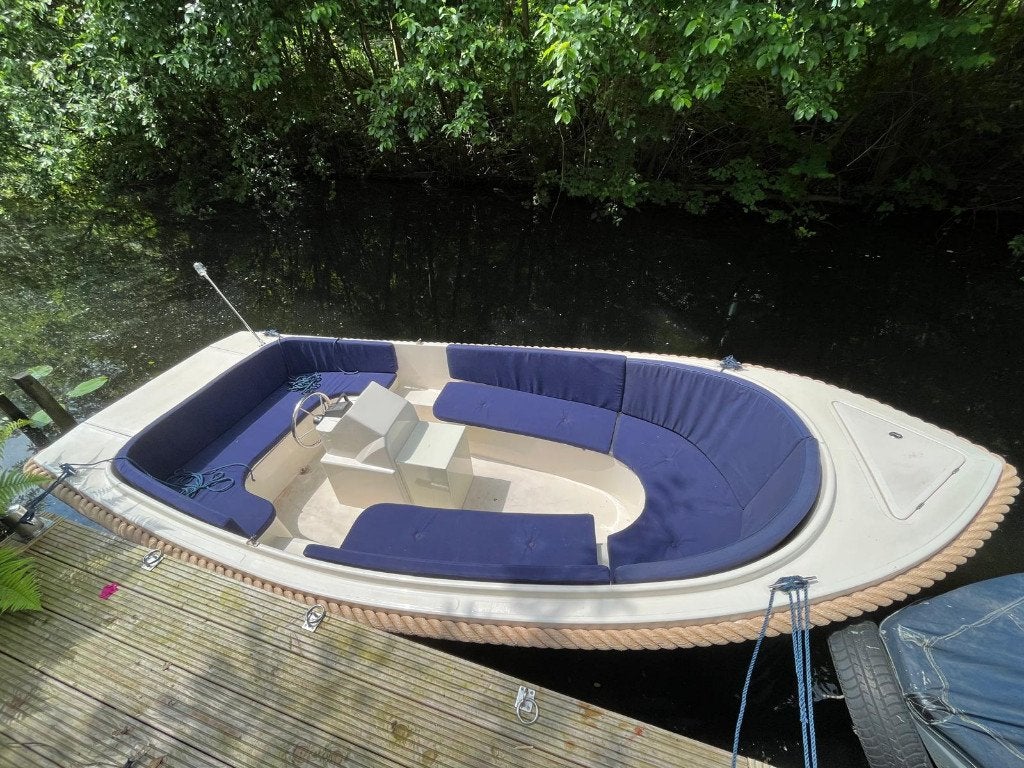 Elektrische sloep Admiral 450, Amsterdam (6-7 personen), Admiral, Binnenboordmotor, Afdekzeil, Composieten