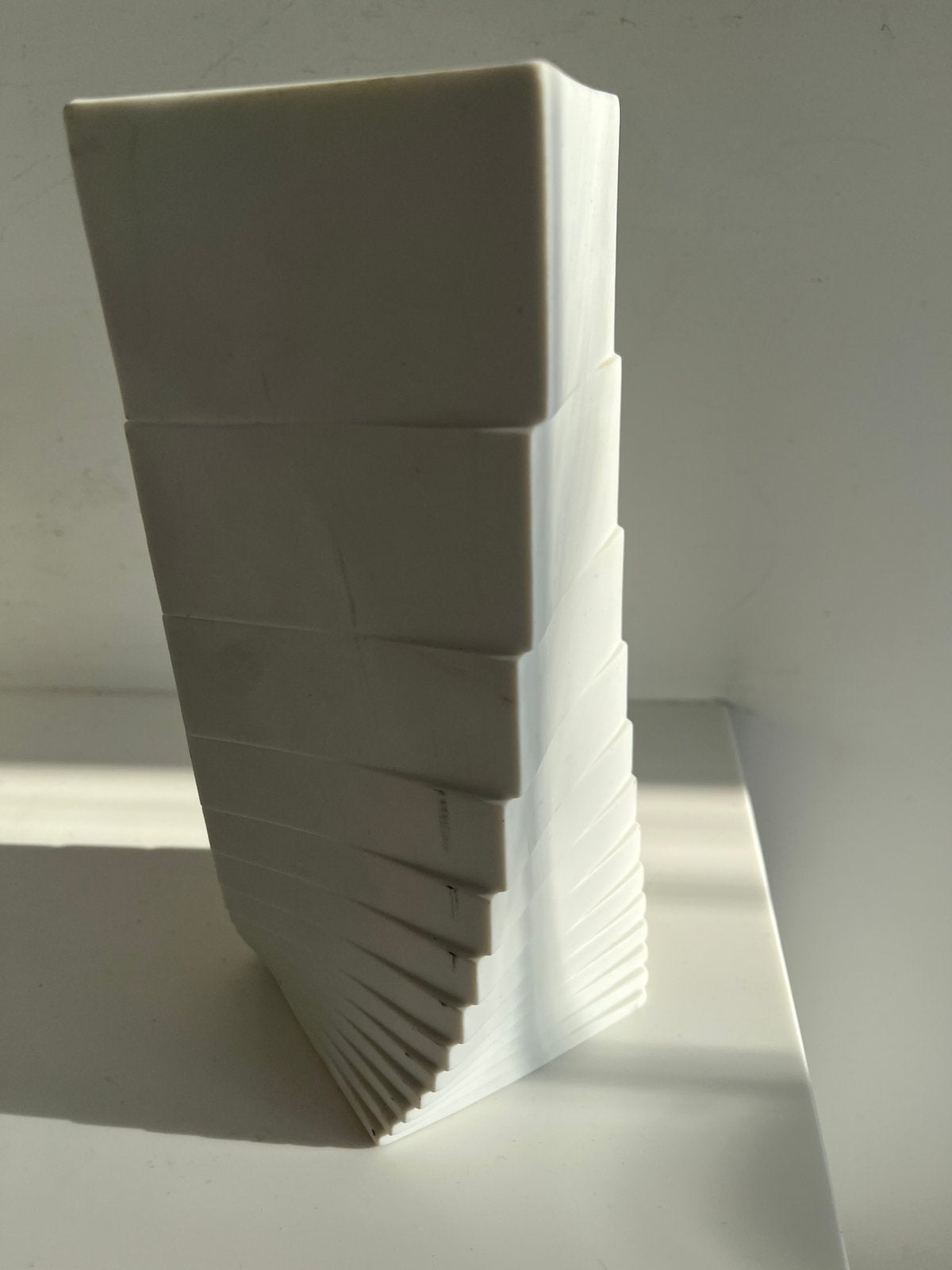 CHRISTA HÄUSLER- GOLTZ. —  TURNUS  VASE.  —. 1989., Antiek en Kunst, Kunst | Designobjecten, Ophalen of Verzenden, Vaas