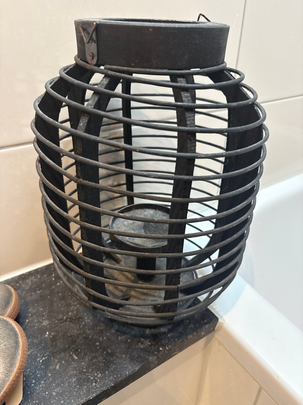 Houten windlicht/lantaarn, Huis en Inrichting, Windlicht, Gebruikt, Zwart, Ophalen of Verzenden
