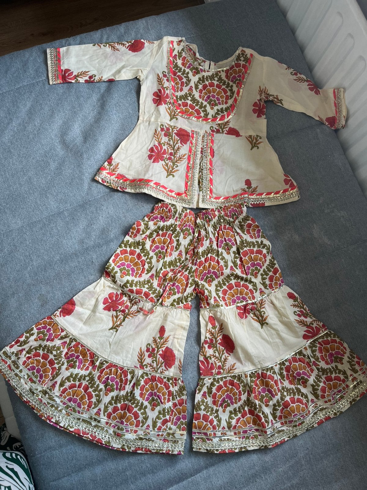 Meisje indiaase kleding, Ophalen of Verzenden, Zo goed als nieuw, Meisje, Setje
